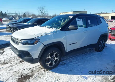 2022 Jeep Compass Trailhawk 4X4 из США, поврежденный, VIN 3C4NJDDB2NT115702